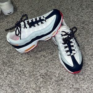 Nike Air Max 95 - Almost New